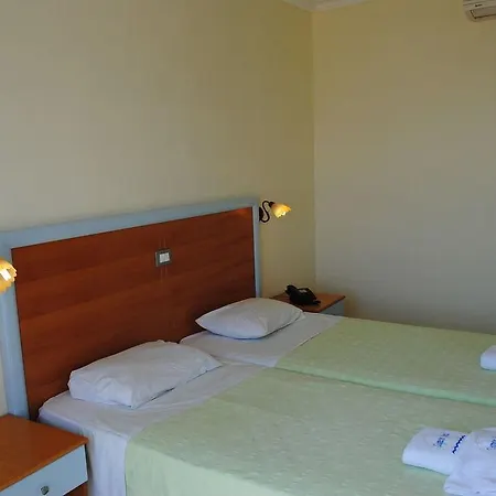 Kris Mari Hotel 3*