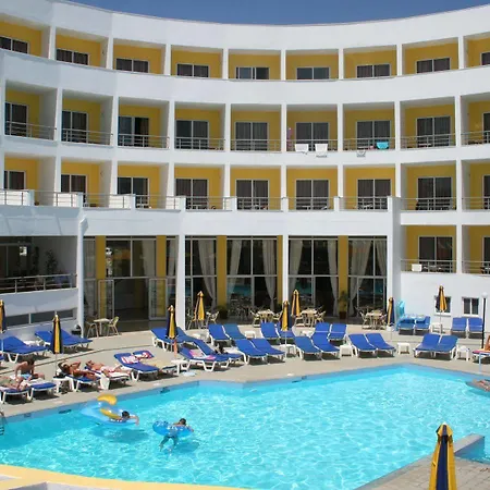 Hotel Kris Mari 3*